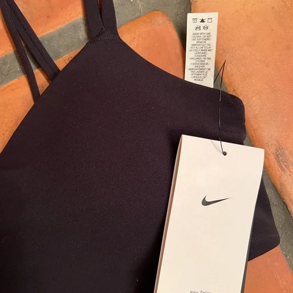 NWT! Black Nike Zenvy Sports bra - Picture 2 of 3